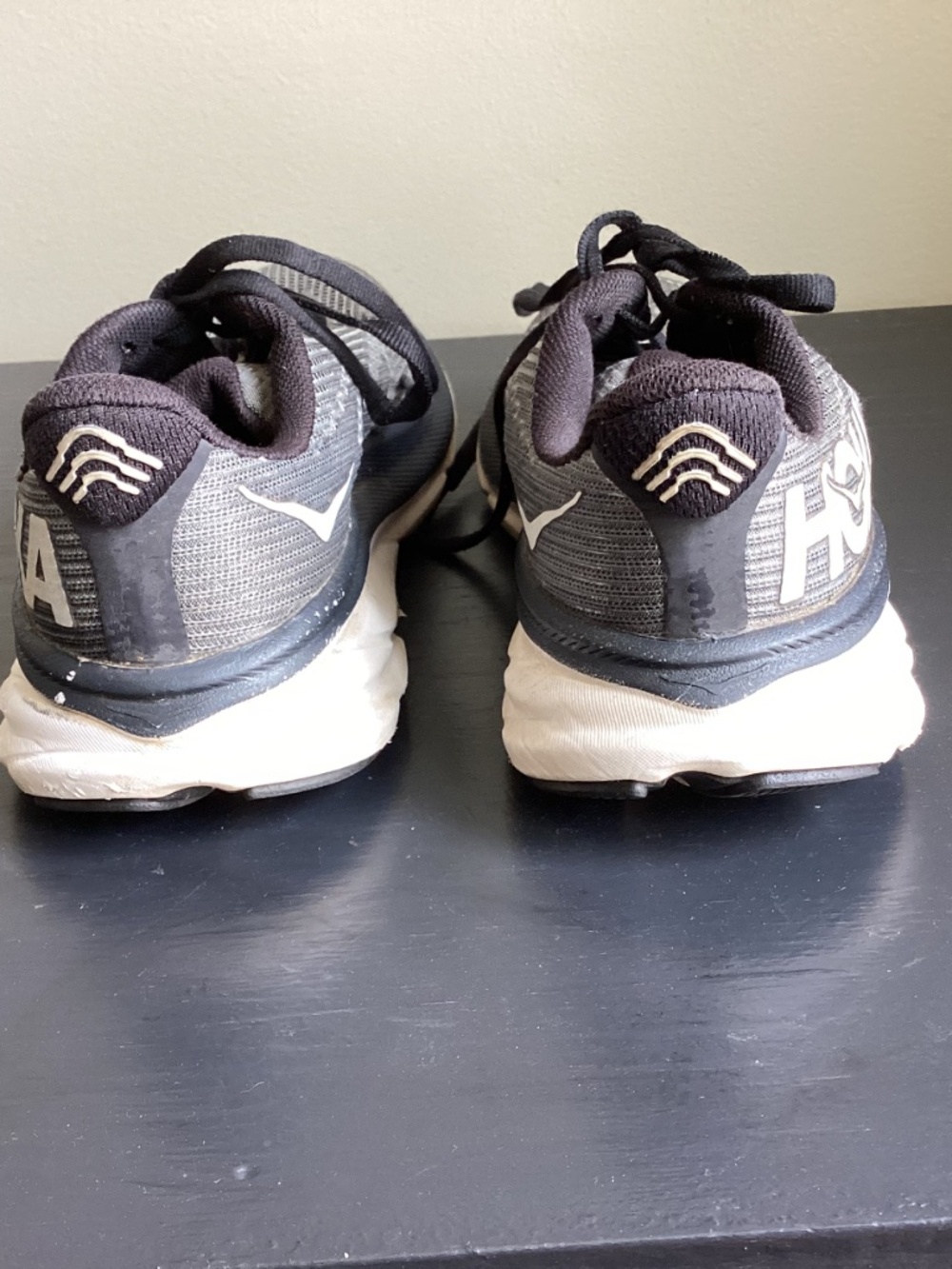 Youth / Ladies Unisex HOKA CLIFTON 9 Black n White Athletic Shoes Size US 4MD - Picture 4 of 8